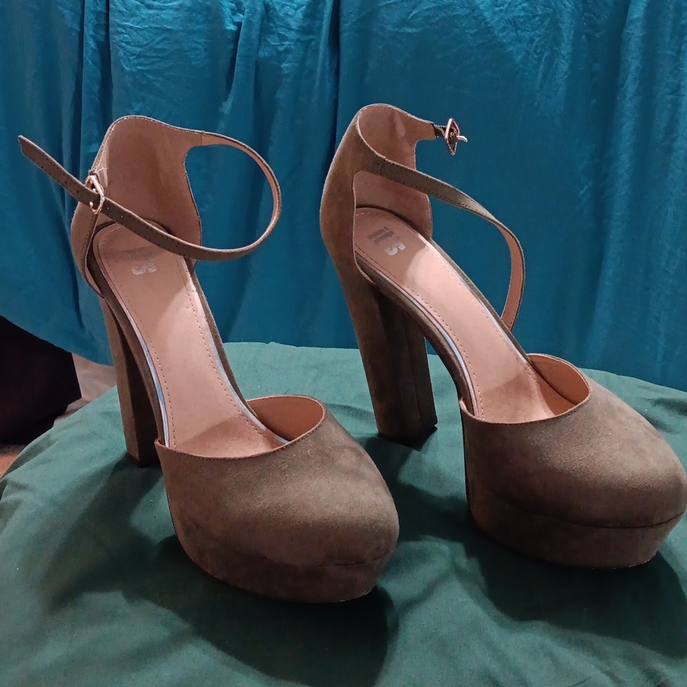 Heels - Army Green